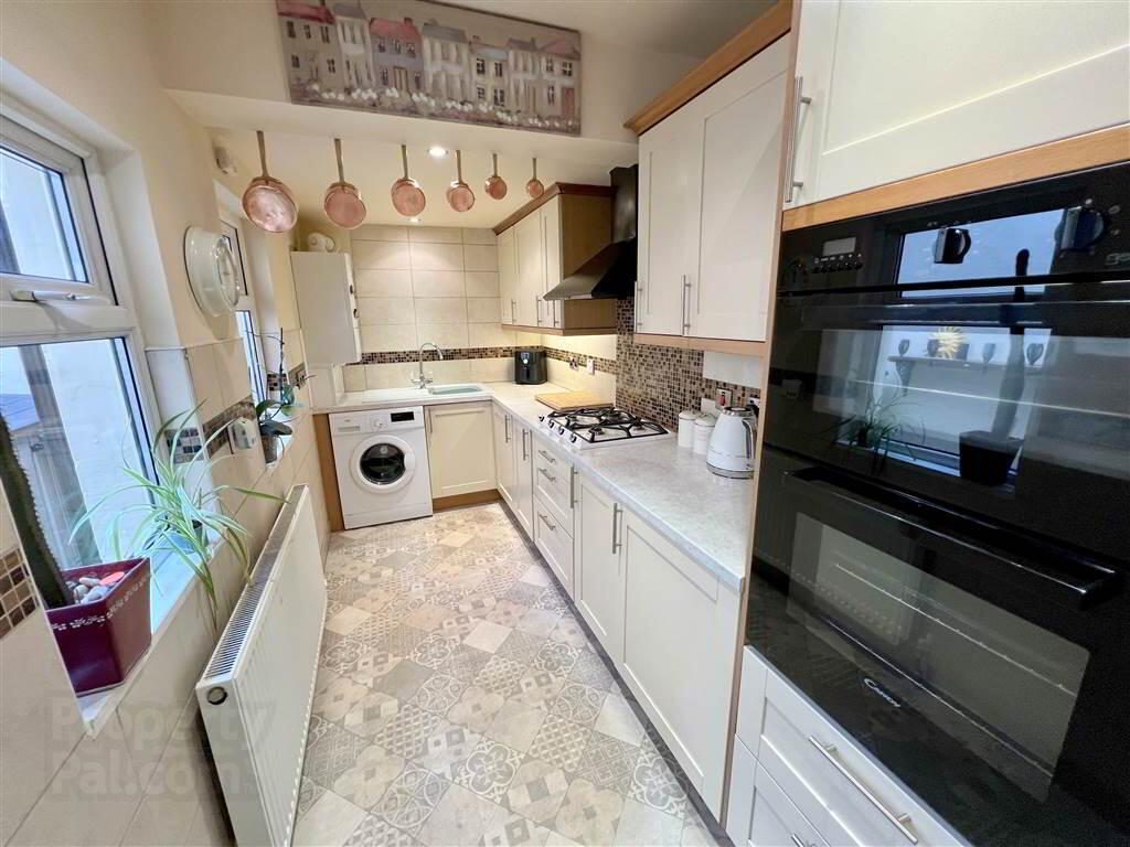 115 Rosebery Road 6 of 12