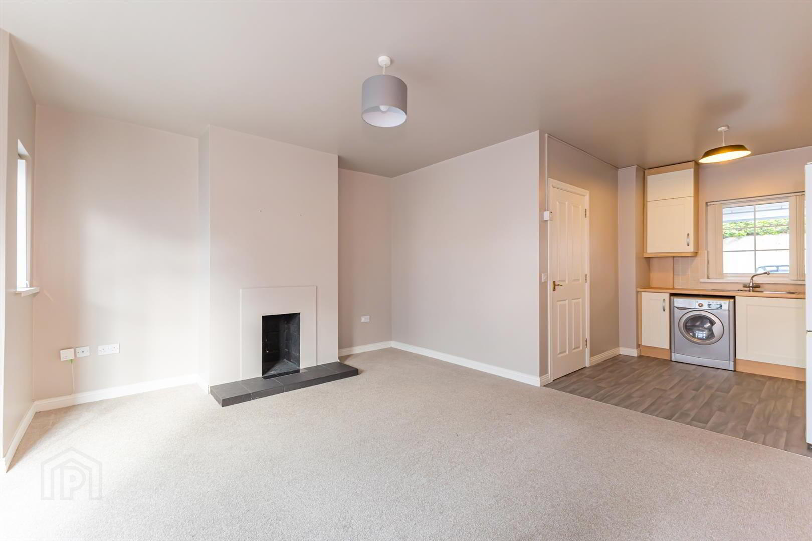 4 Sheridan Court 3 of 16