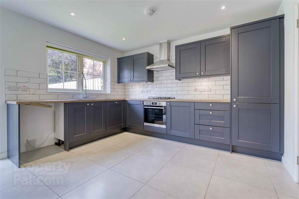5 Hawthorn Hall 8 of 21
