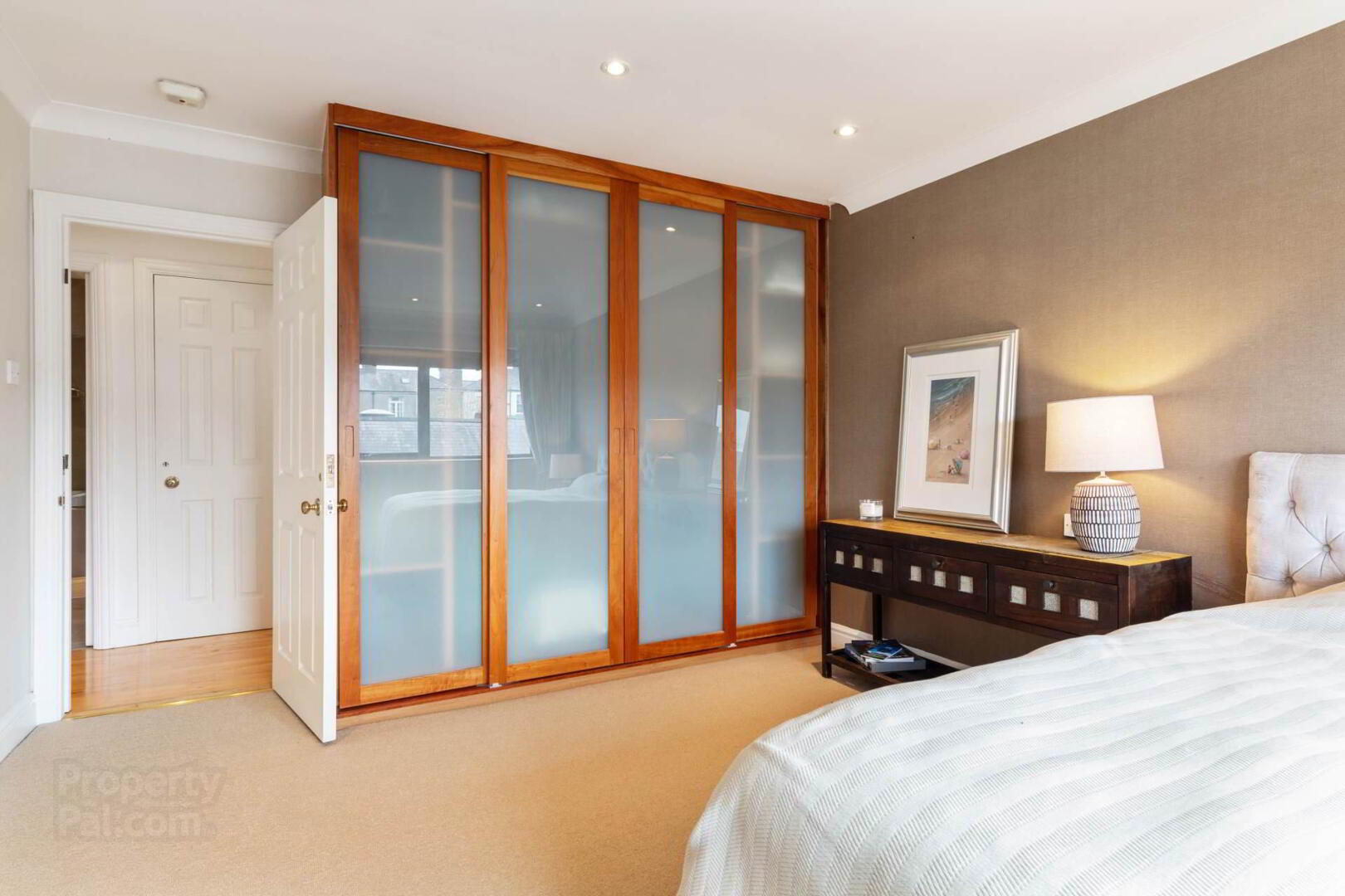 Apt 14, Raglan Hall 5 of 12