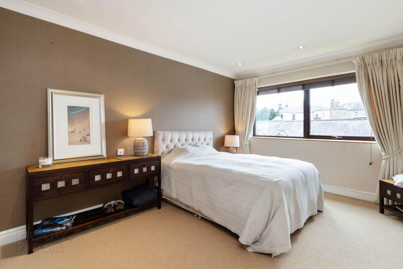 Apt 14, Raglan Hall 4 of 12