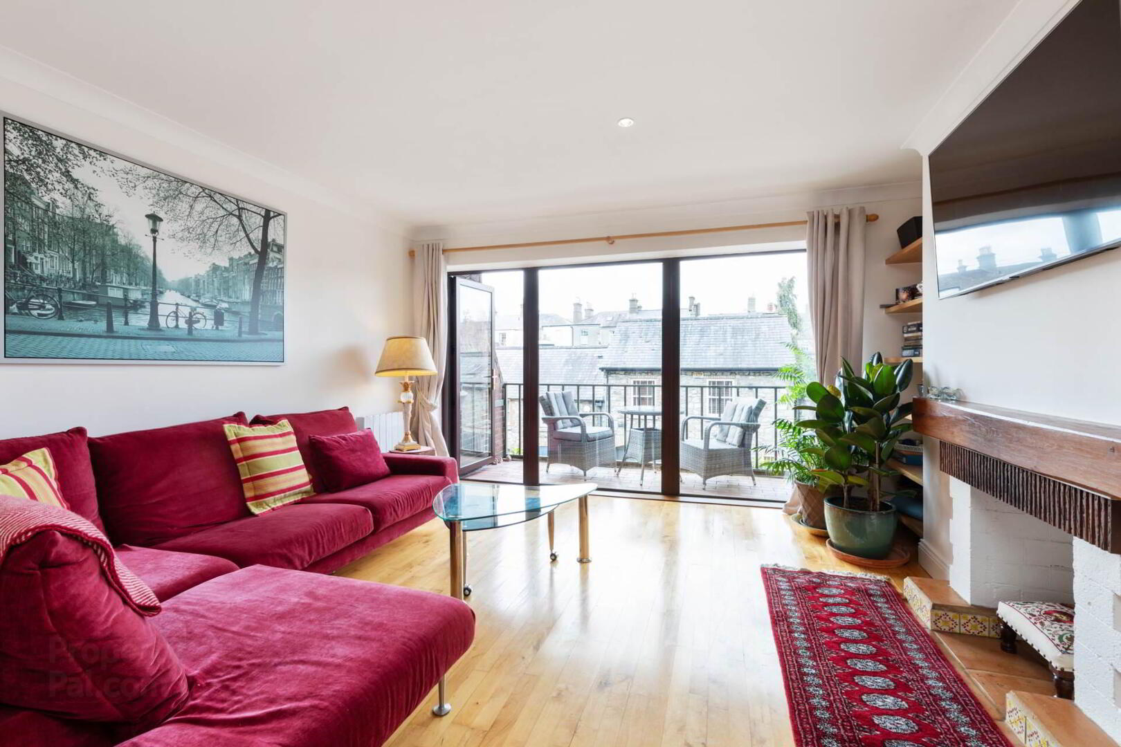 Apt 14, Raglan Hall 8 of 12