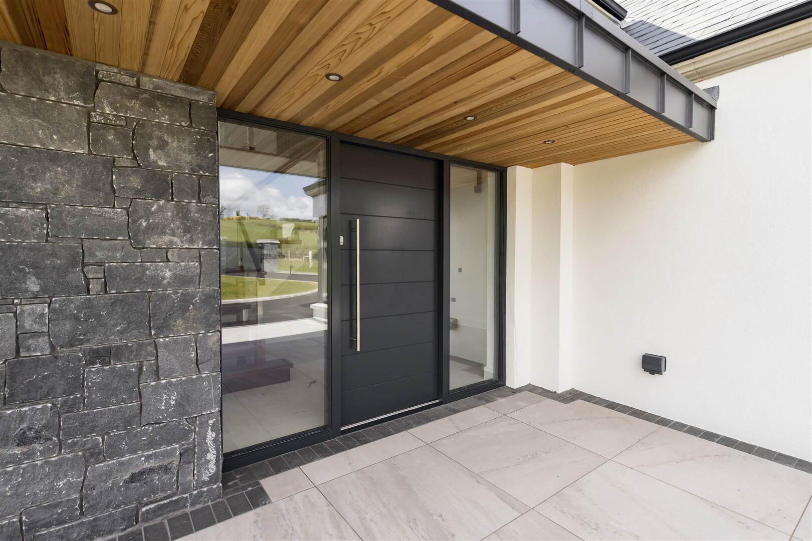 Bridge House, Loughbrickland Road 9 of 51