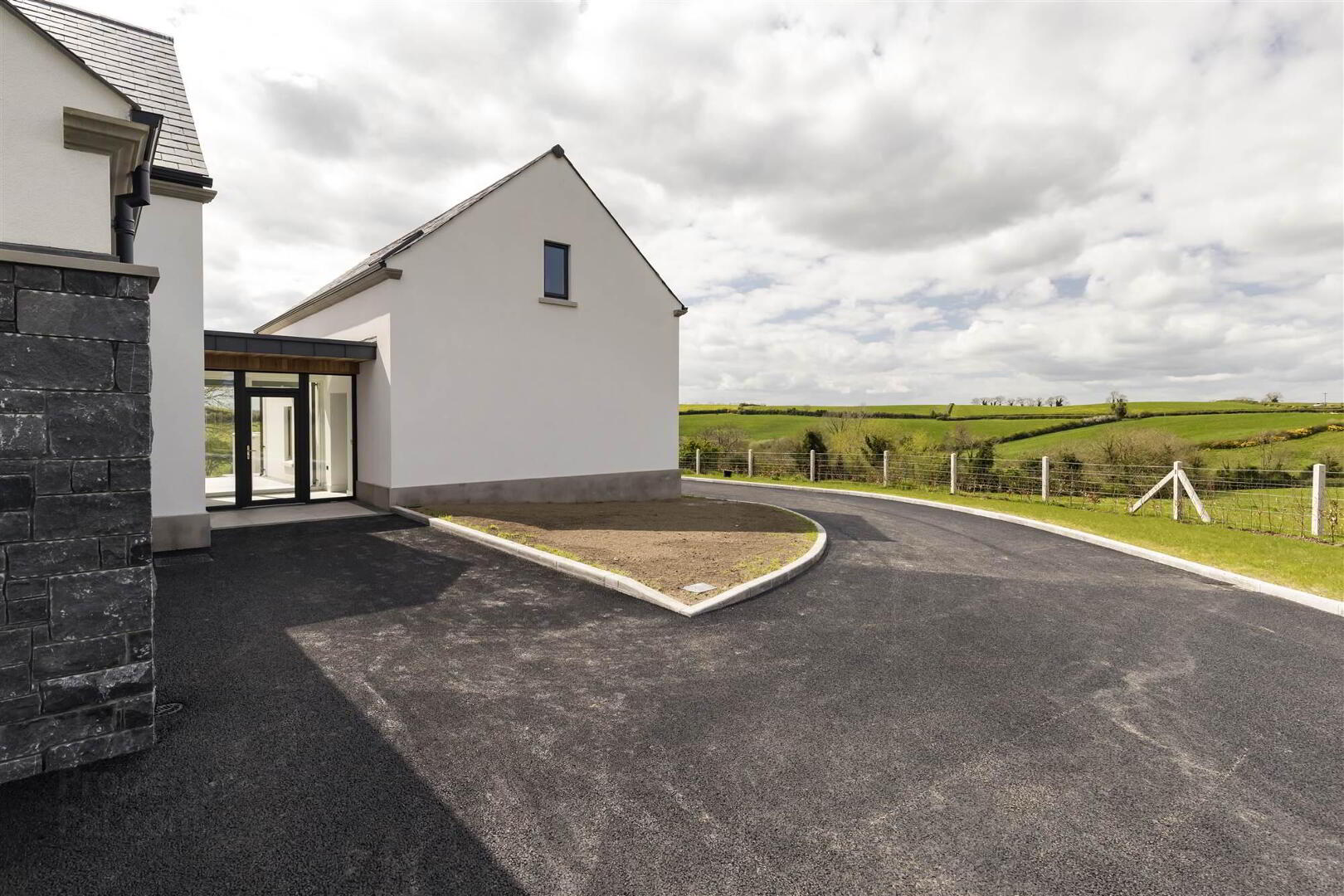 Bridge House, Loughbrickland Road 12 of 51