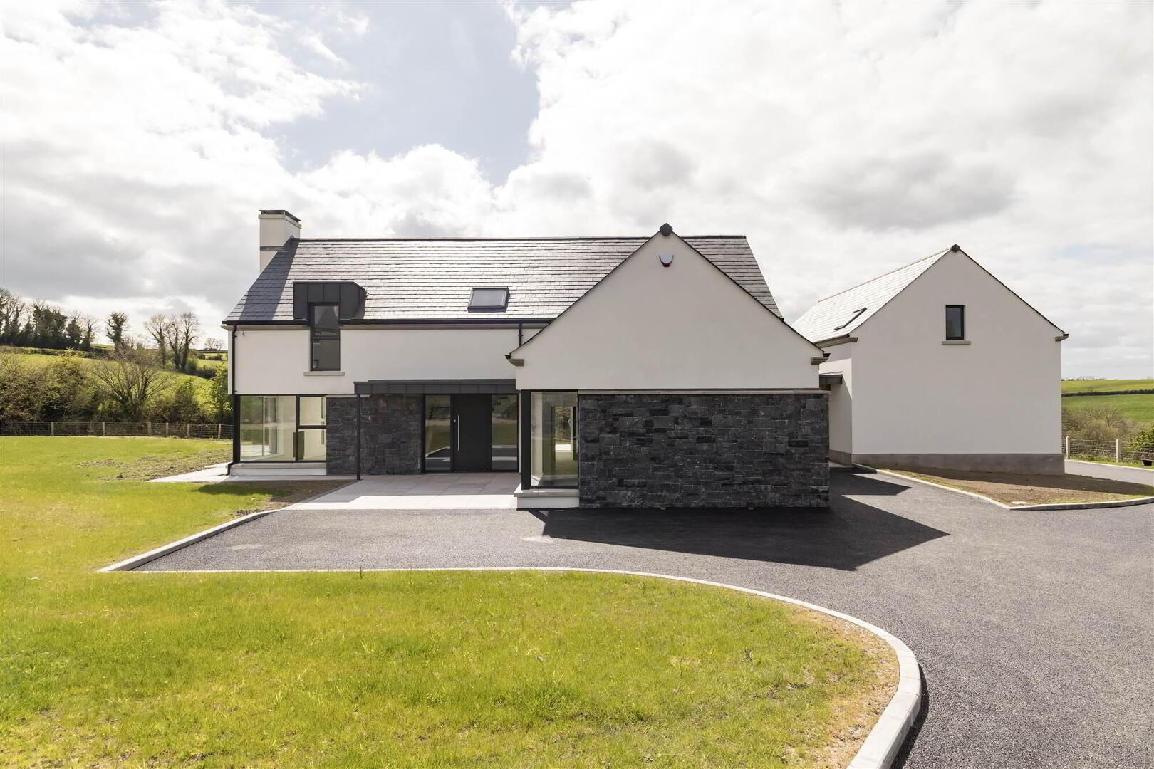 Bridge House, Loughbrickland Road 5 of 51