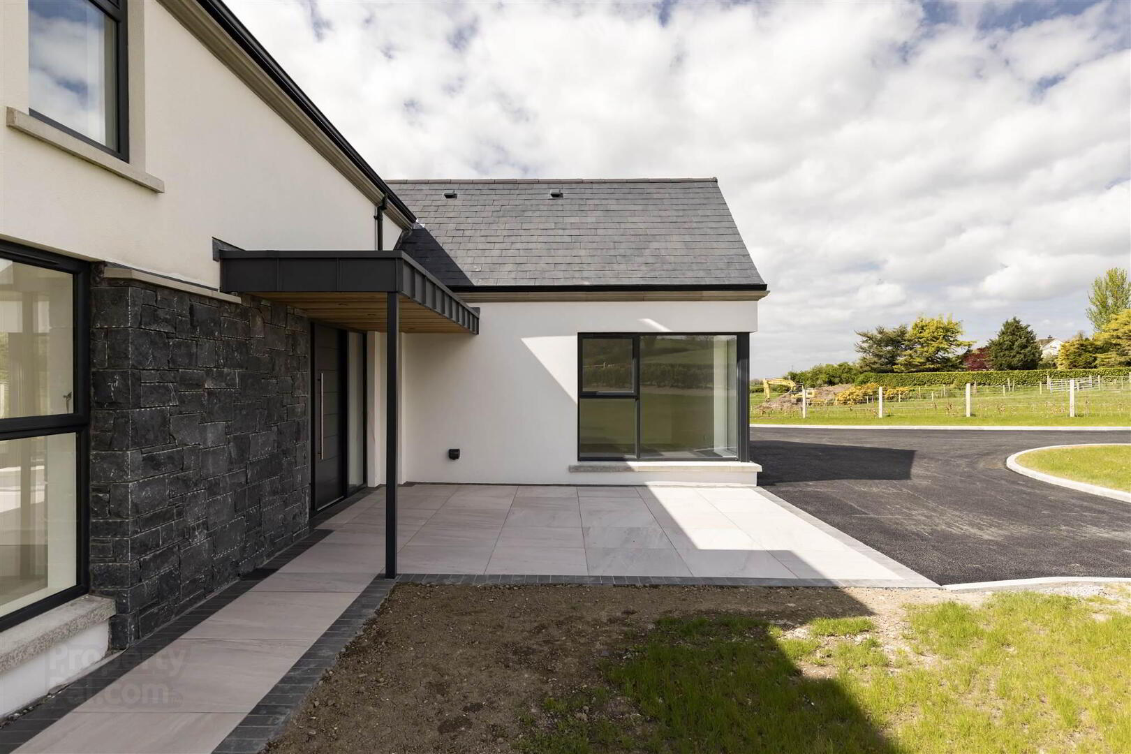 Bridge House, Loughbrickland Road 10 of 51