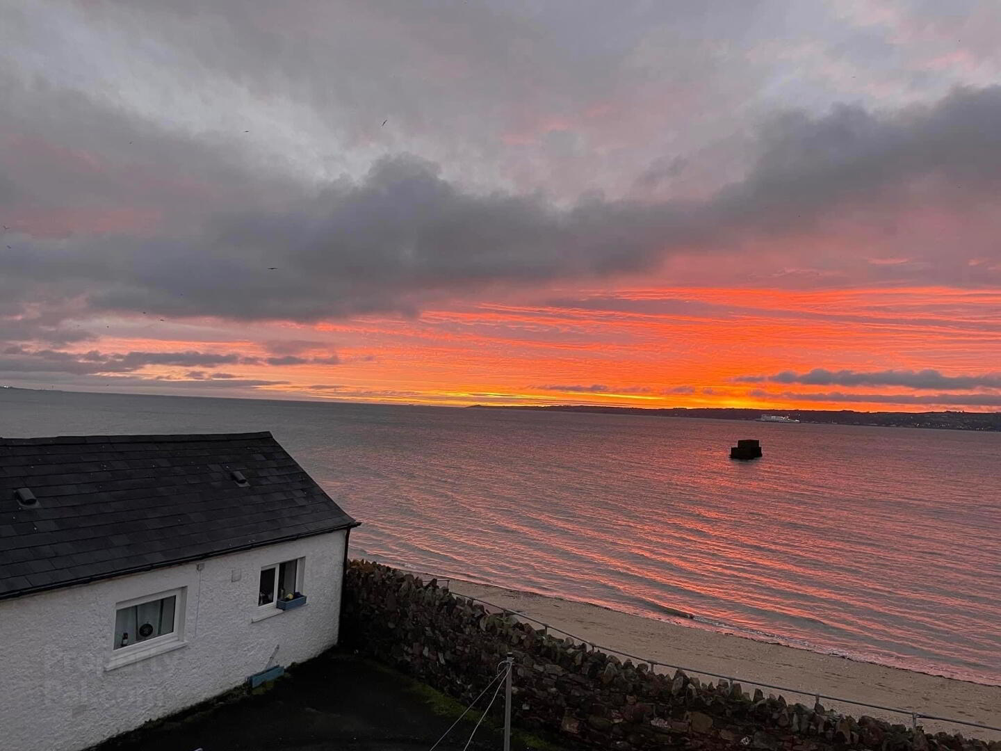 The Boathouse, Coastguard Cottages, 477 Shore Road