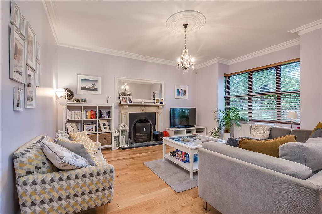 694b Ravenhill Road 7 of 37