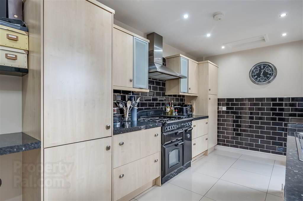 694b Ravenhill Road 10 of 37