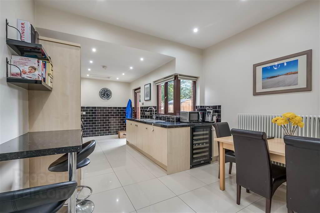 694b Ravenhill Road 11 of 37