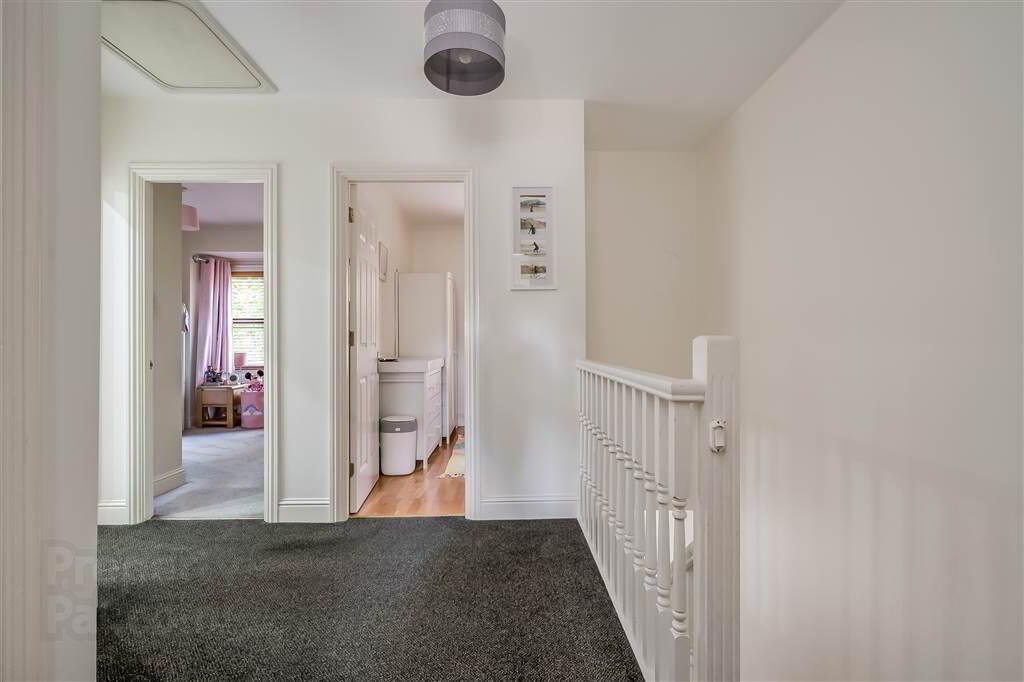 694b Ravenhill Road 18 of 37