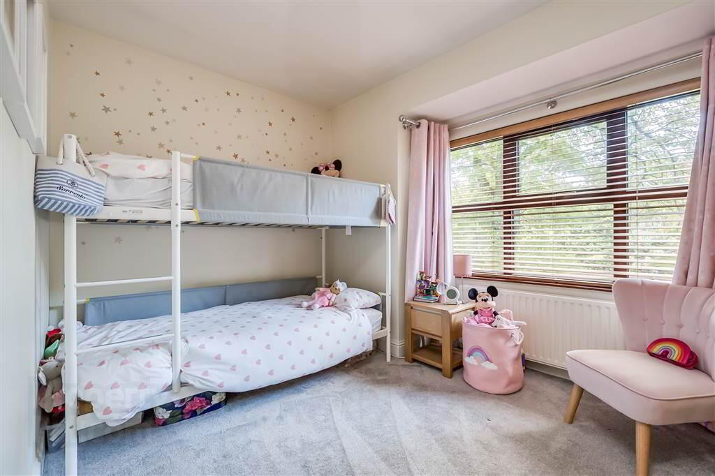694b Ravenhill Road 20 of 37