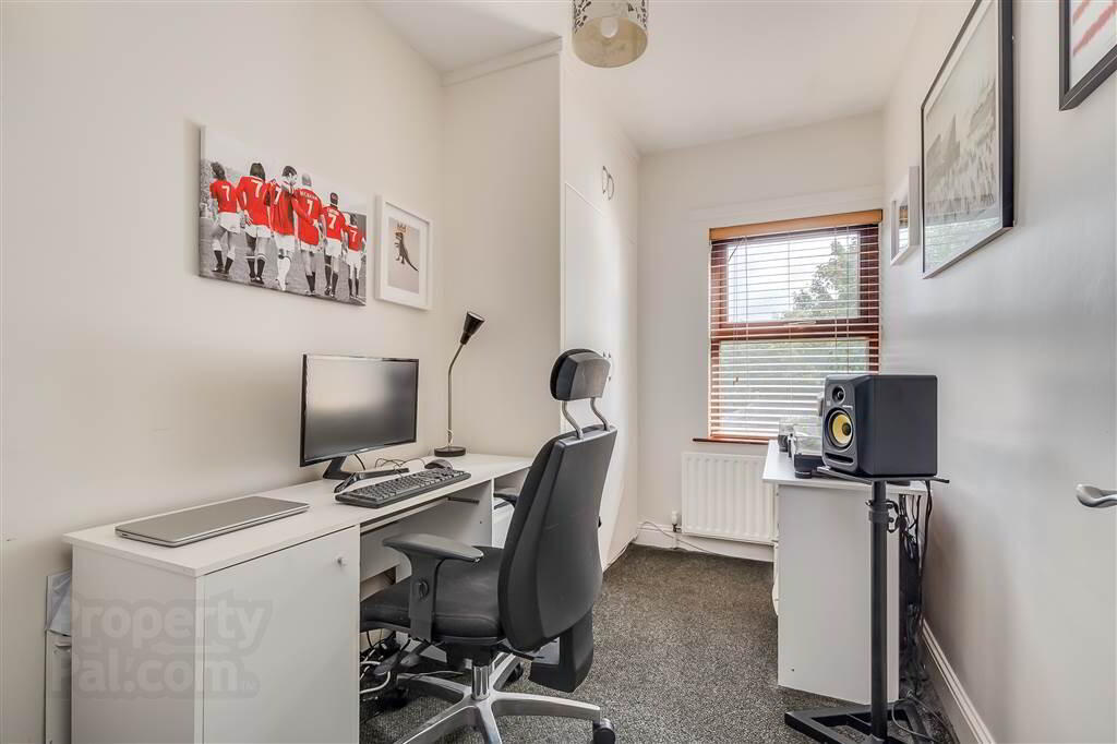 694b Ravenhill Road 23 of 37