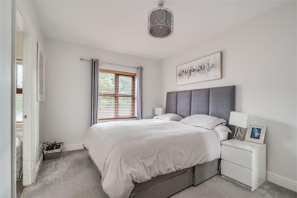 694b Ravenhill Road 27 of 37
