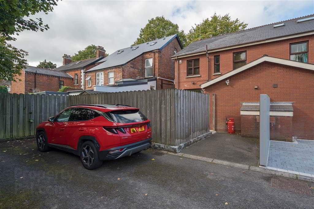 694b Ravenhill Road 33 of 37