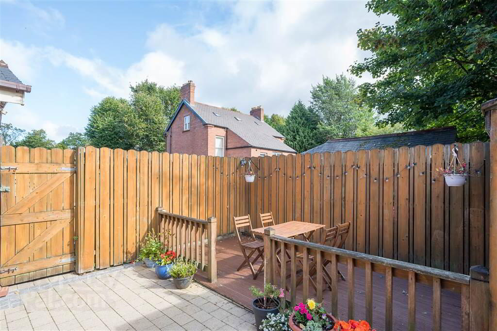 694b Ravenhill Road 36 of 37