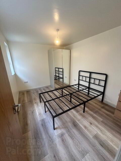 Flat 1-83 Wellesley Avenue 6 of 8