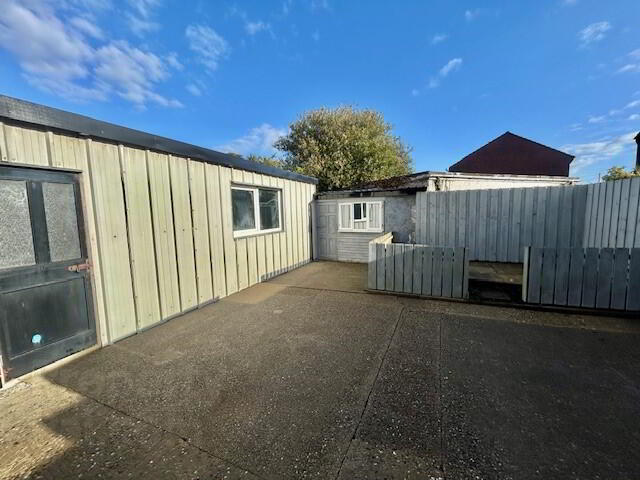 1 Erosmore Drive 14 of 14