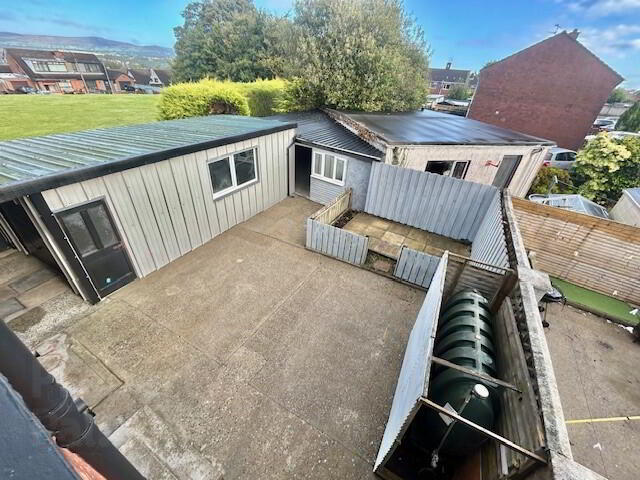 1 Erosmore Drive 13 of 14