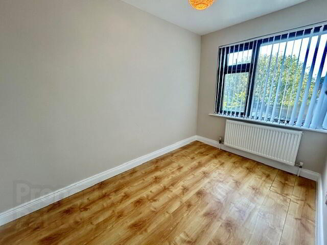 1 Erosmore Drive 9 of 14