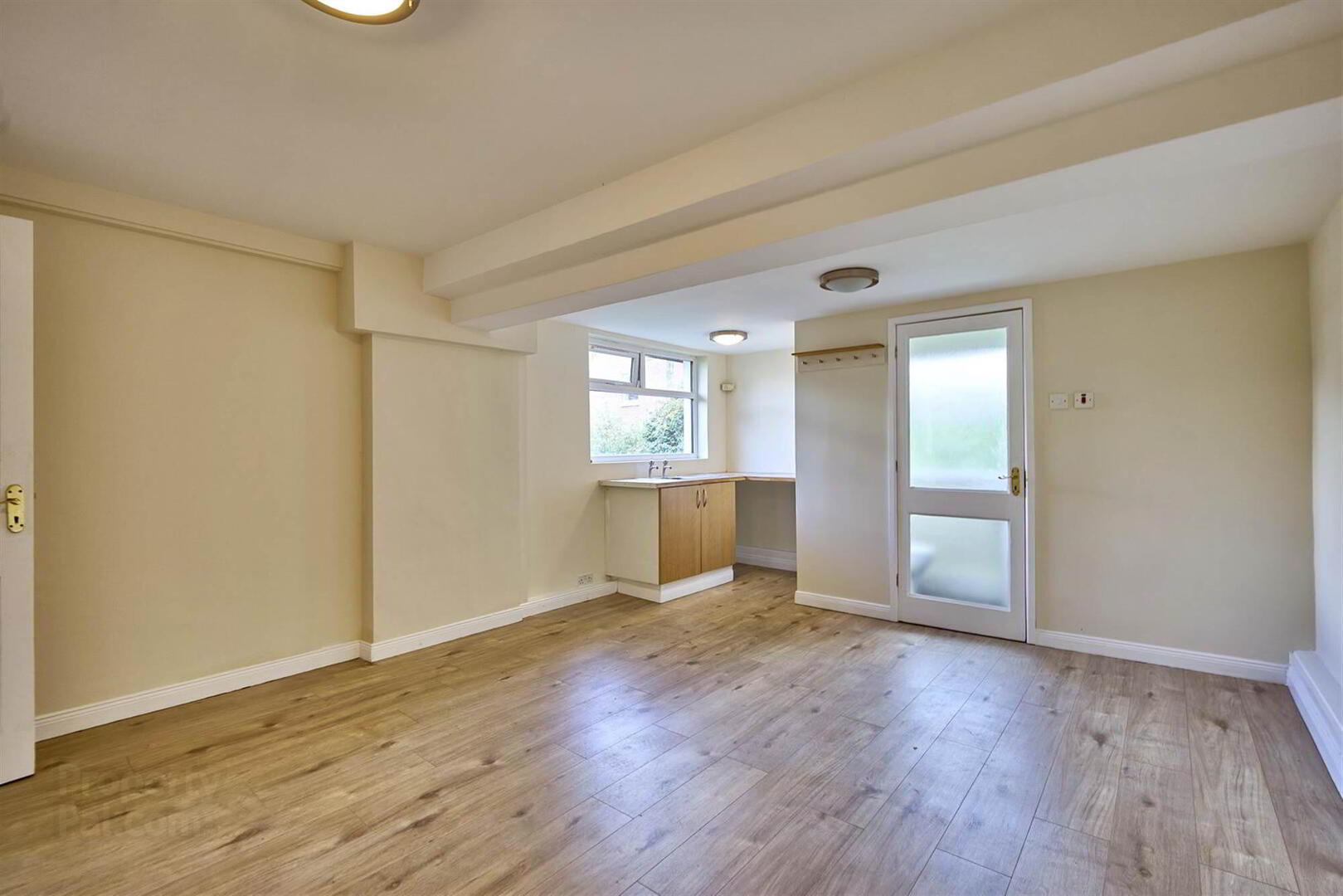 12 Larch Hill Avenue 7 of 21