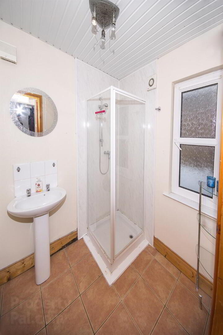 Room 2, 185 Dunluce Avenue 9 of 9