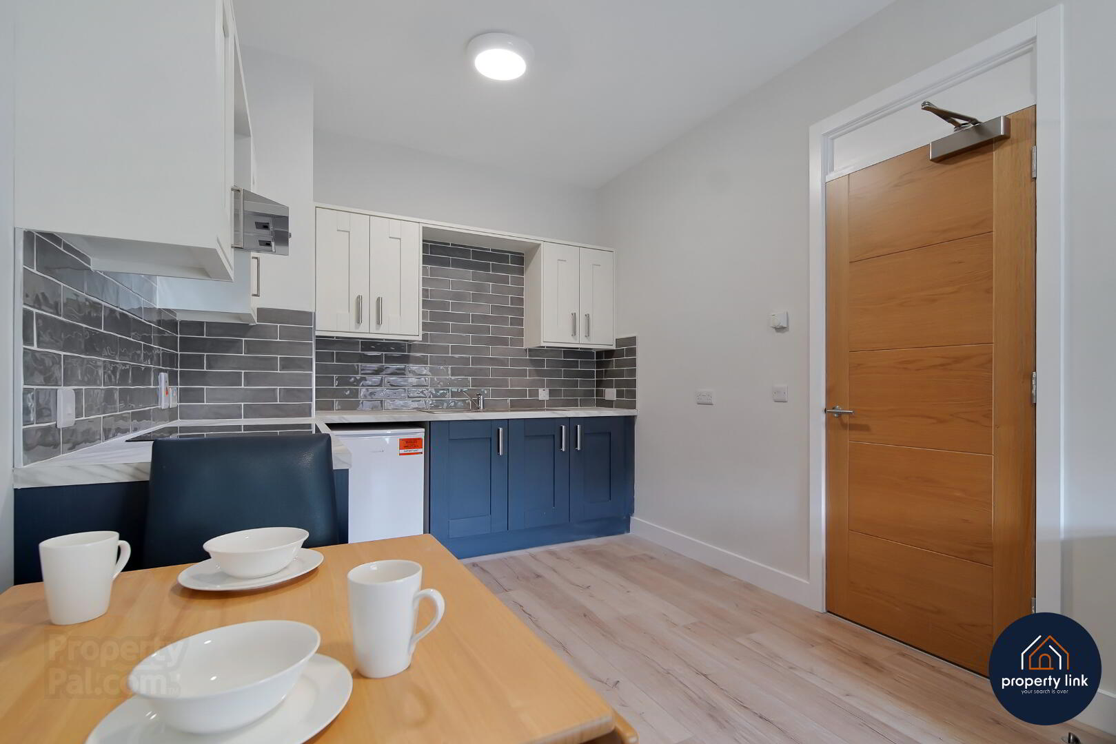 Luxury STUDENT SHORT Lets, 65 Strand Road