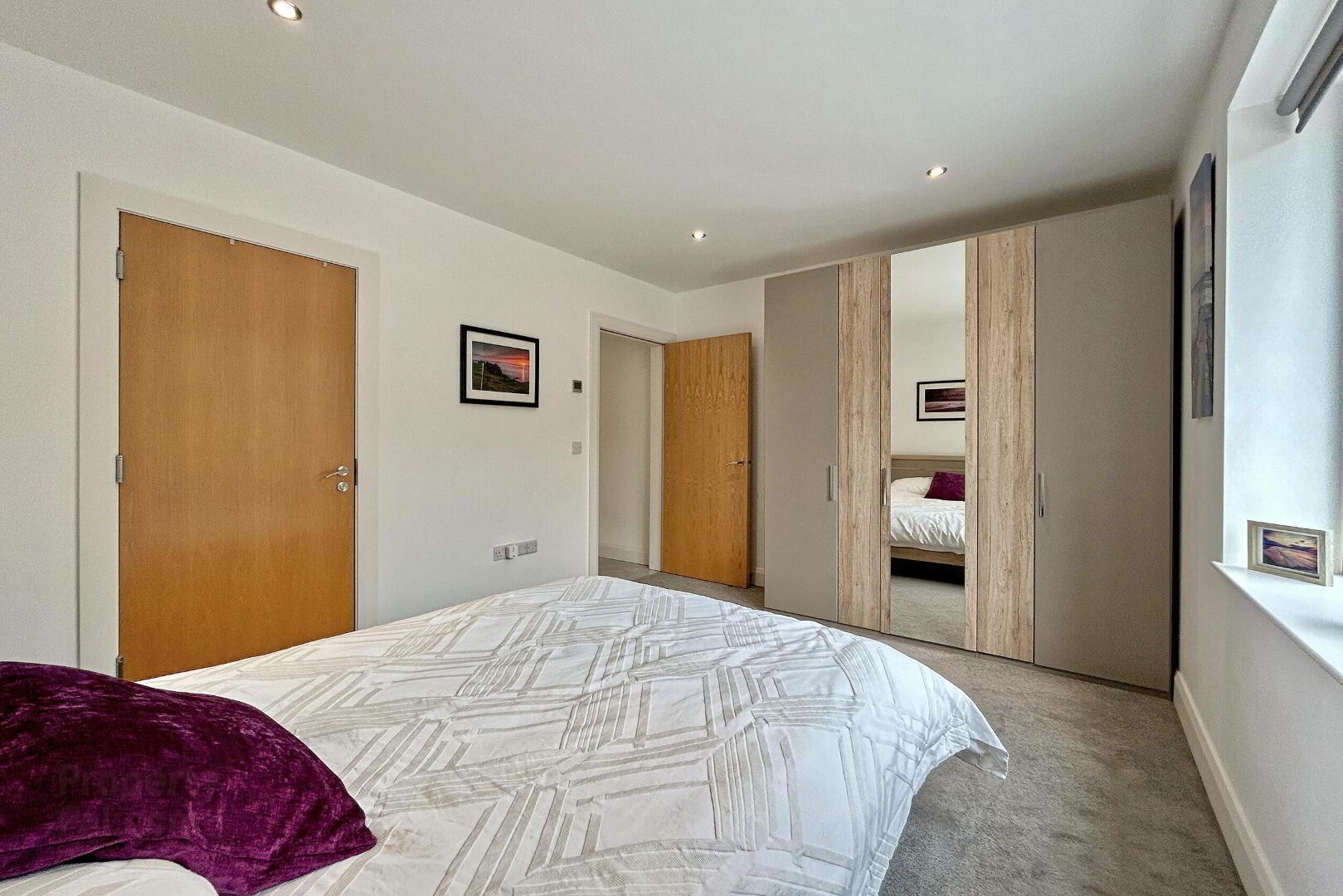 Apt 4, 6 The Crescent 10 of 18