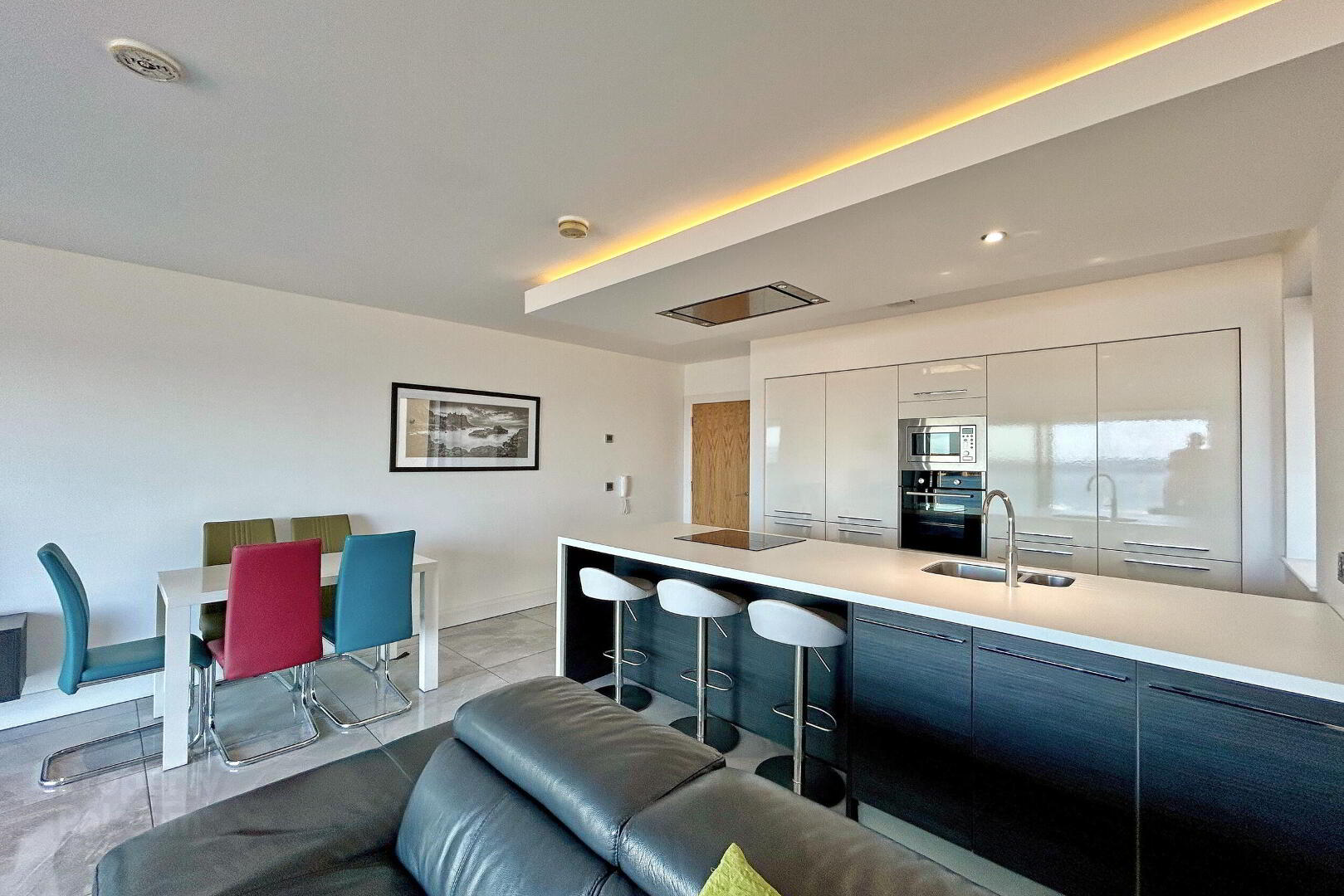 Apt 4, 6 The Crescent 5 of 18