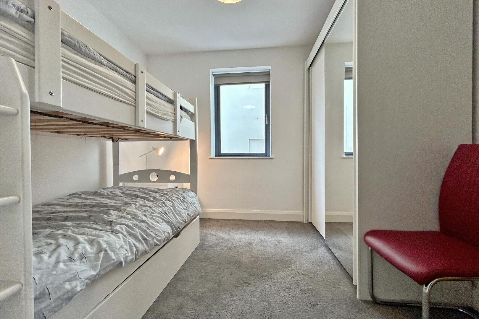 Apt 4, 6 The Crescent 12 of 18