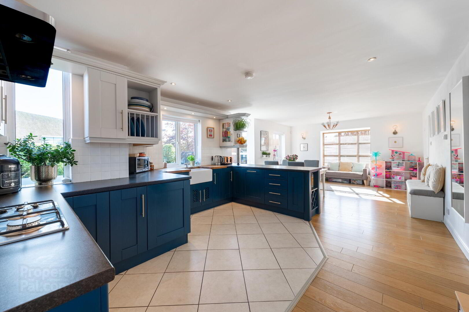 2 Strathearn Park 13 of 49