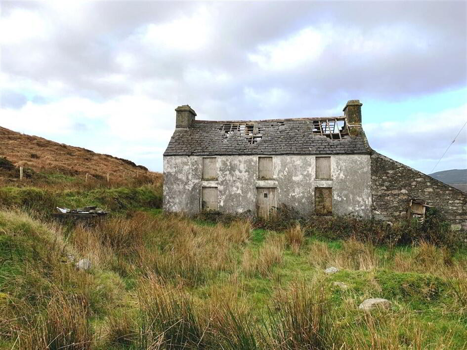 Farmhouse At Ballybawn