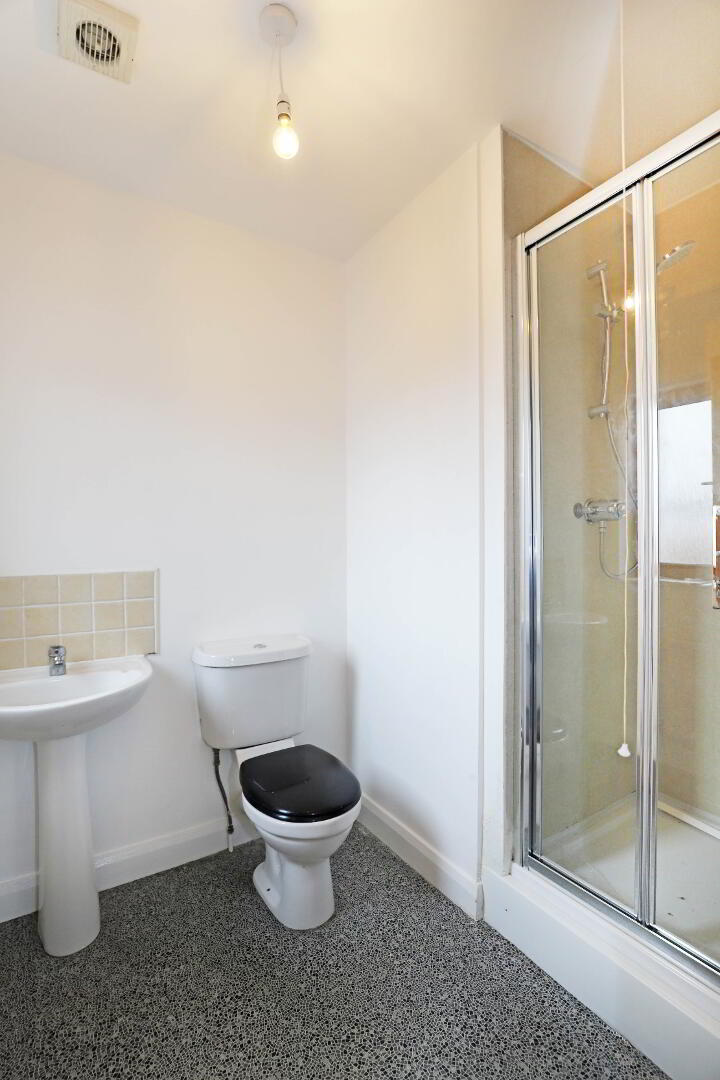 Apartment 3, 32, Chatsworth Street 6 of 12