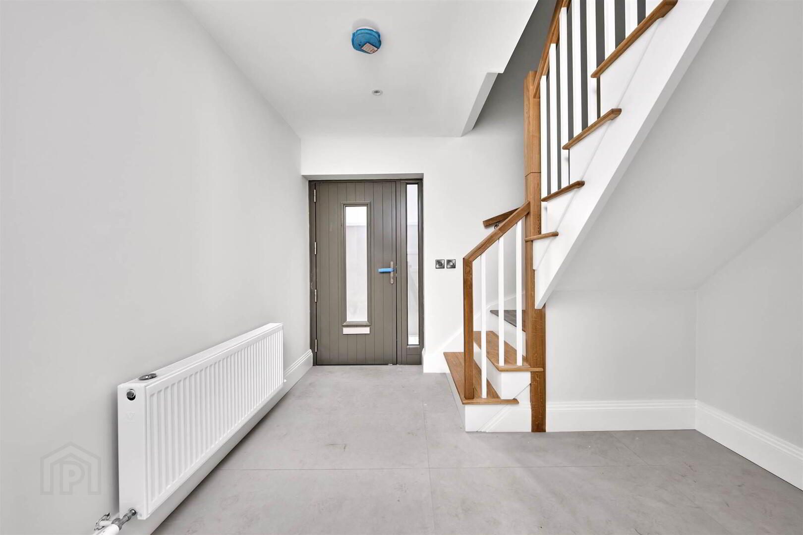 19 Queenora Avenue 2 of 32