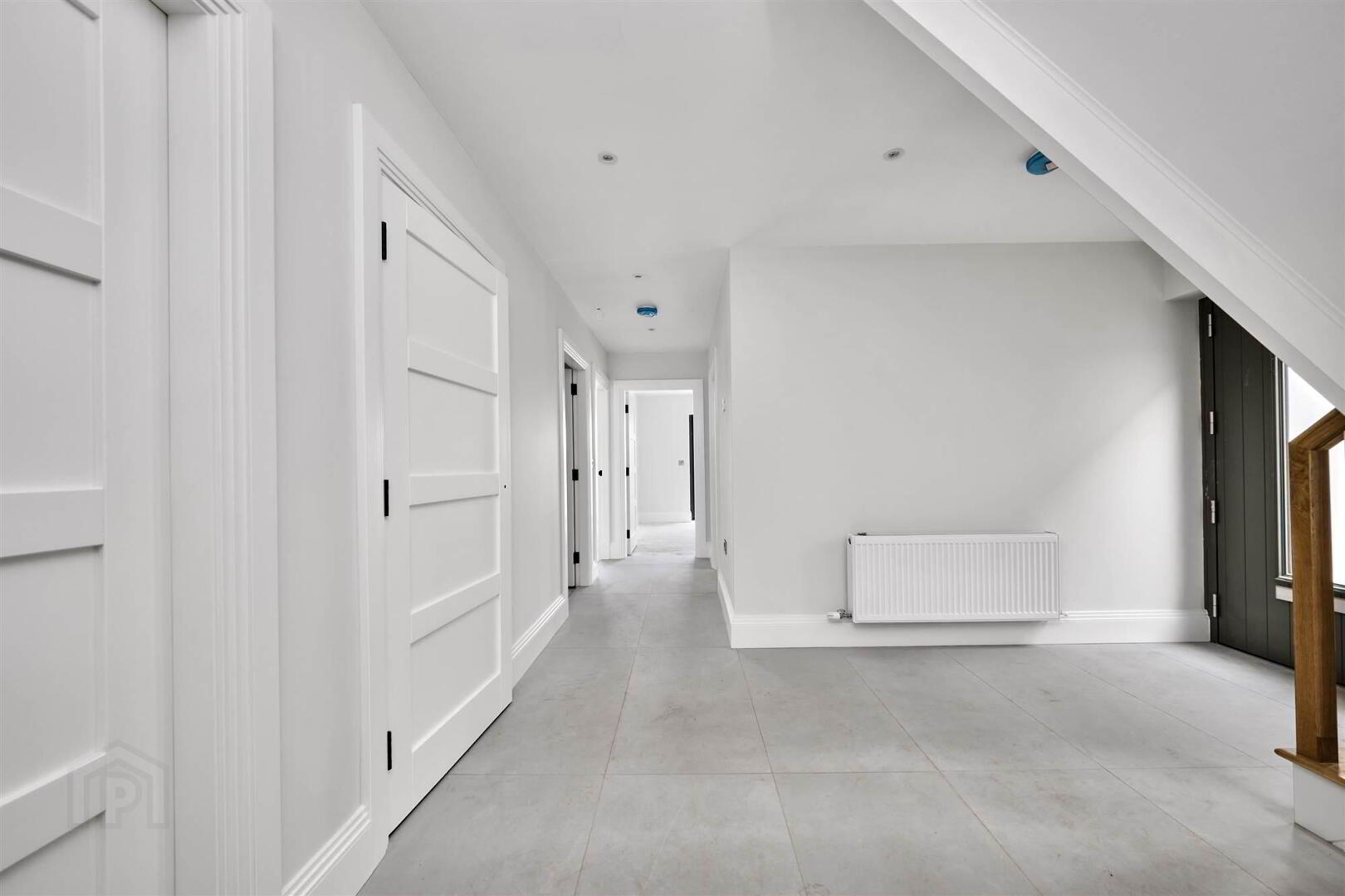 19 Queenora Avenue 3 of 32