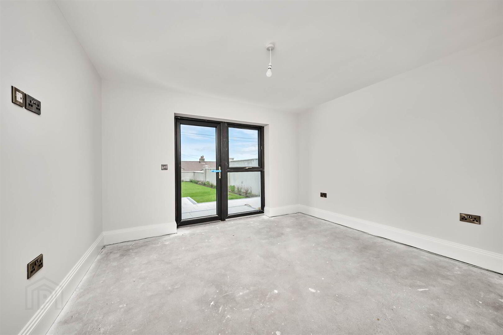 19 Queenora Avenue 10 of 32