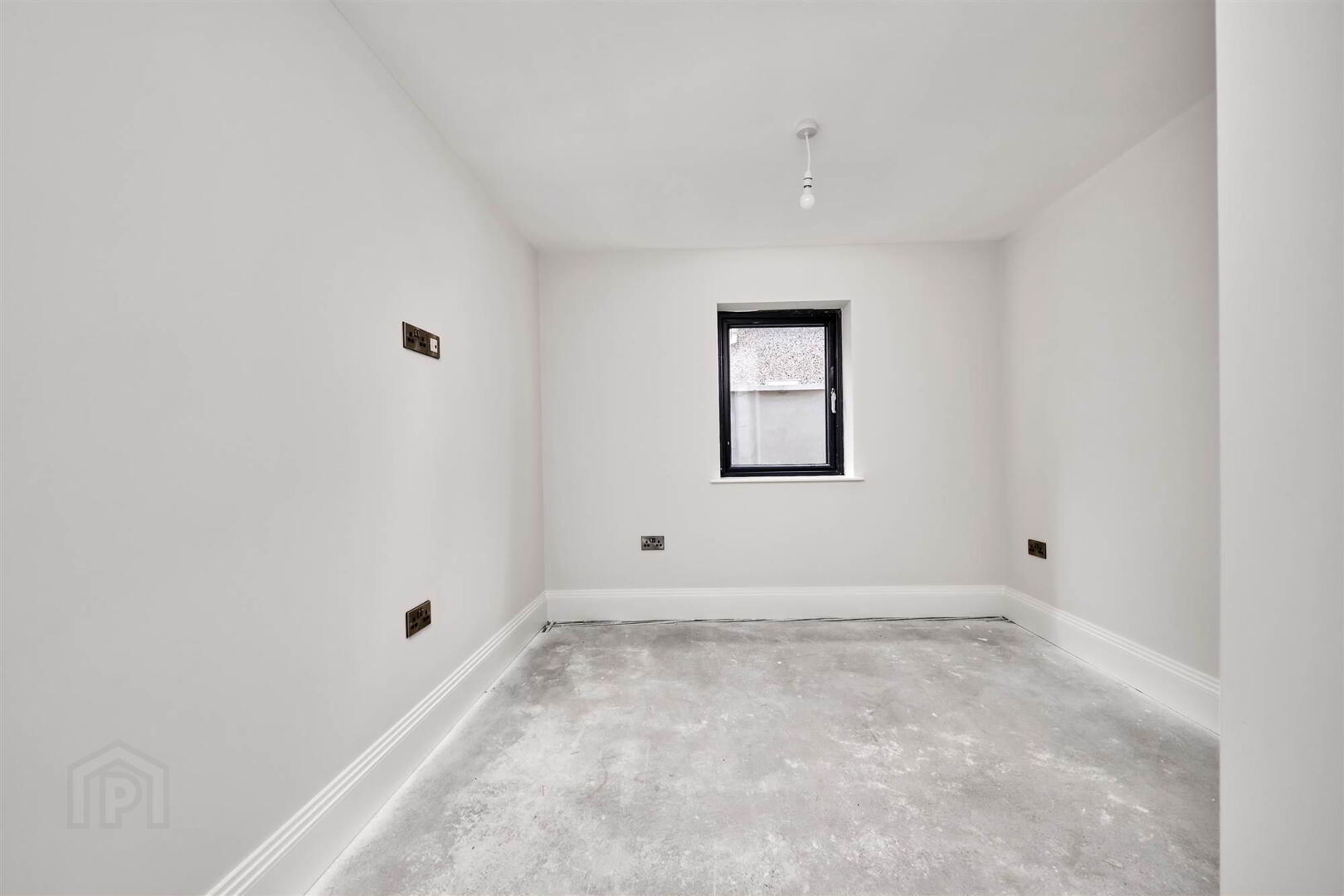 19 Queenora Avenue 7 of 32