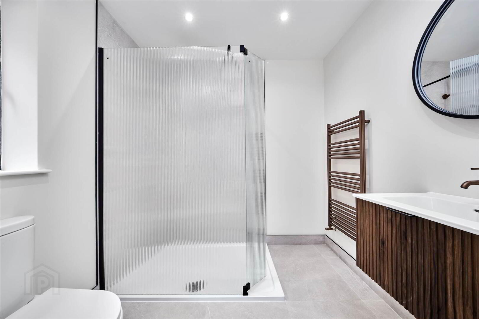 19 Queenora Avenue 6 of 32