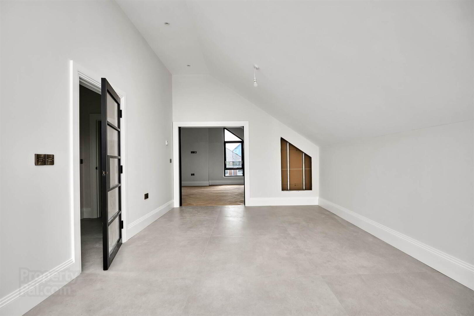 19 Queenora Avenue 20 of 32