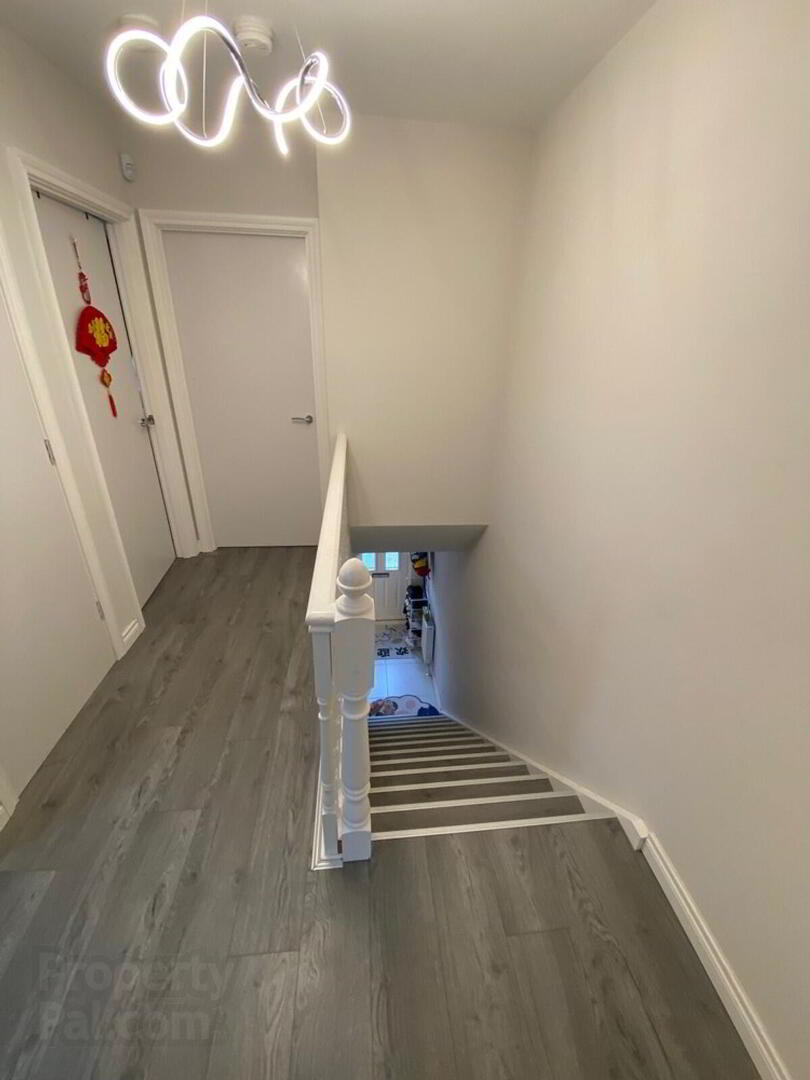 68 Kitchener Street 9 of 16