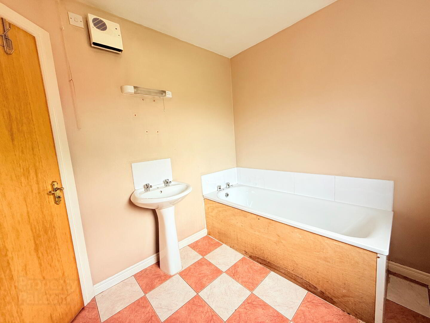 6 Waveney Court 13 of 14