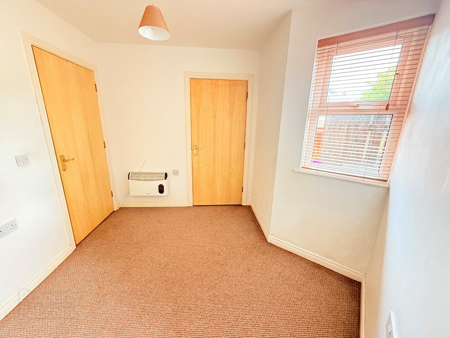 6 Waveney Court 8 of 14