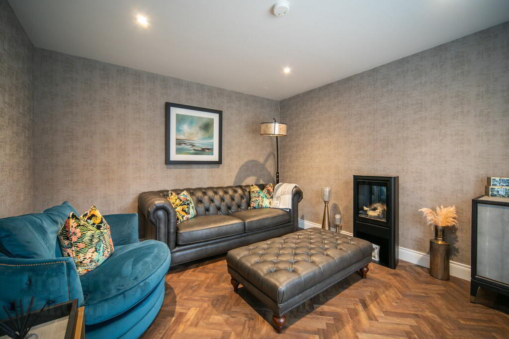 4 Ballantine Square 5 of 33