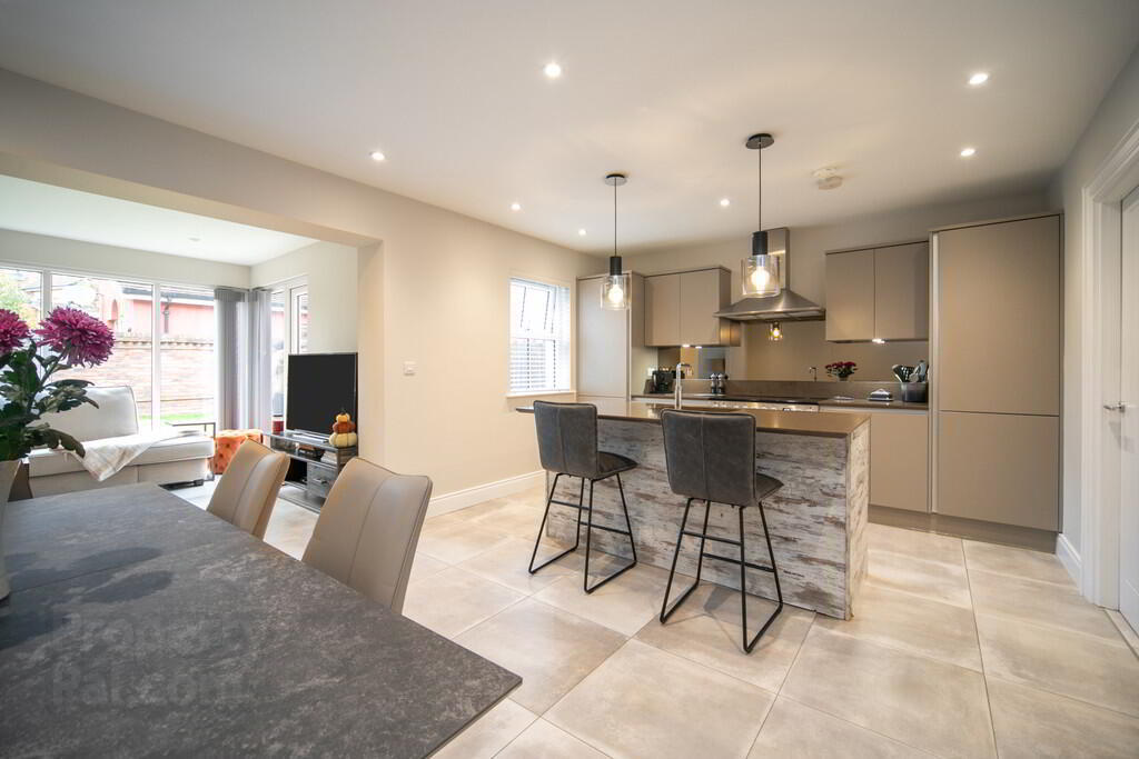 4 Ballantine Square 6 of 33