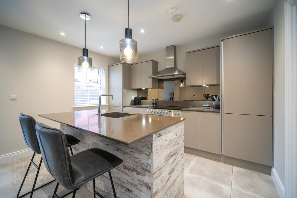 4 Ballantine Square 9 of 33