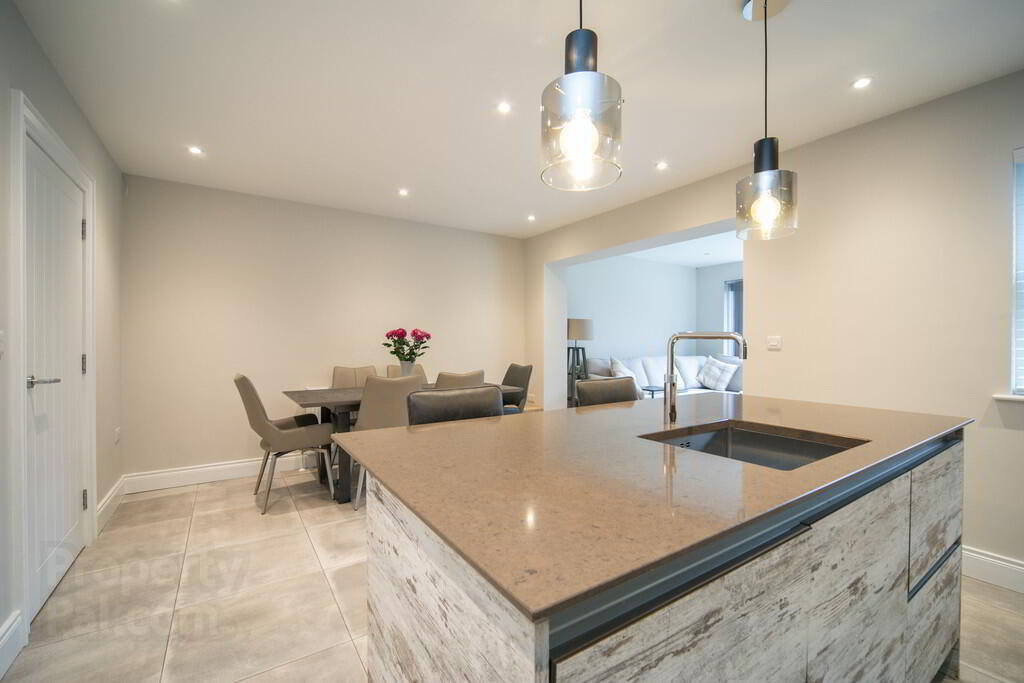 4 Ballantine Square 10 of 33