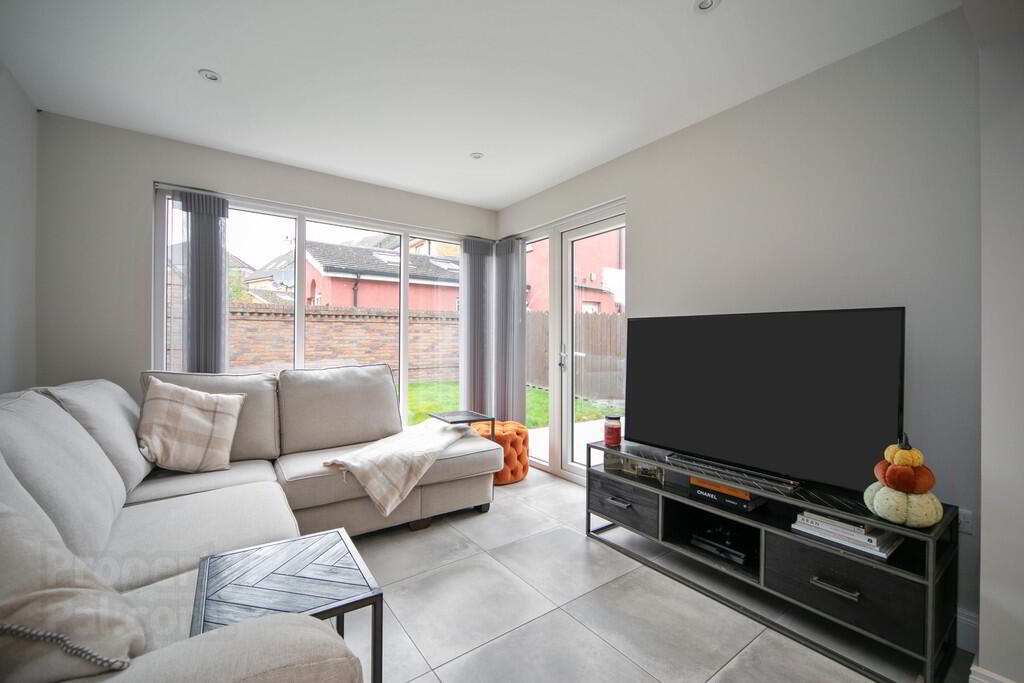 4 Ballantine Square 13 of 33