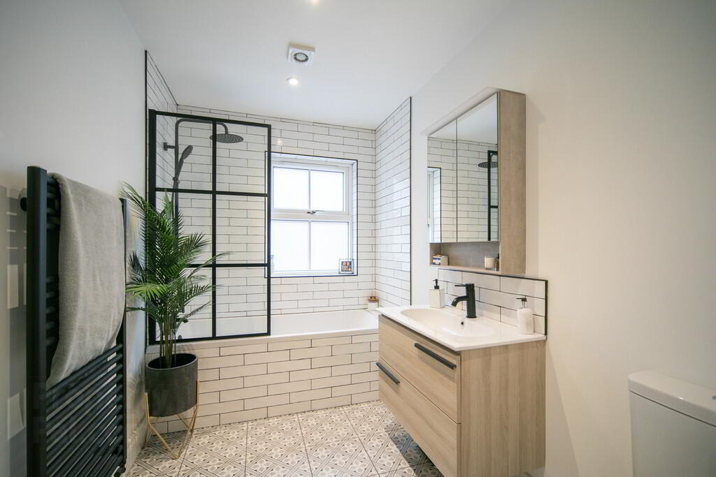 4 Ballantine Square 29 of 33