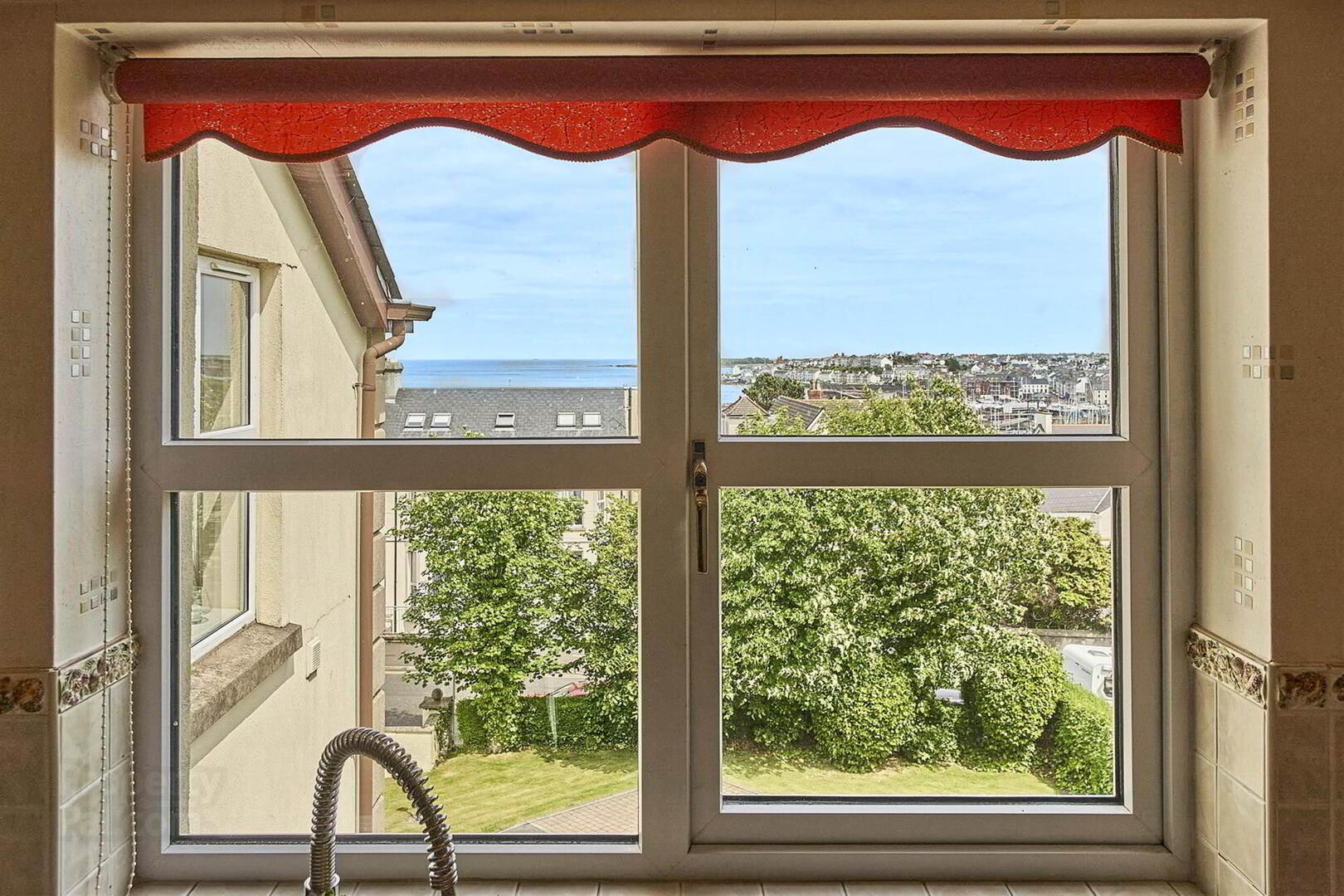 Apt 7 Avoca House, 83 Princetown Road 7 of 17