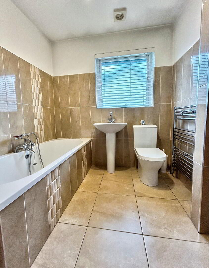 47 Woodside Heights 6 of 12